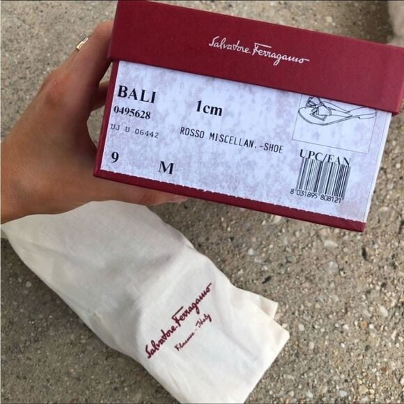 Authentic Salvatore Ferragamo Bali Sandals with box No Dust Bag - Picture 2 of 7